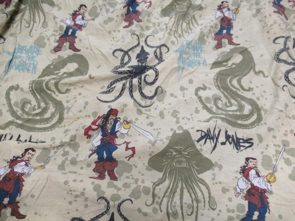 Disney Pirates of the Caribbean Deadman's Chest 1 Flat Sheet 1 Fitted Sheet CC2B